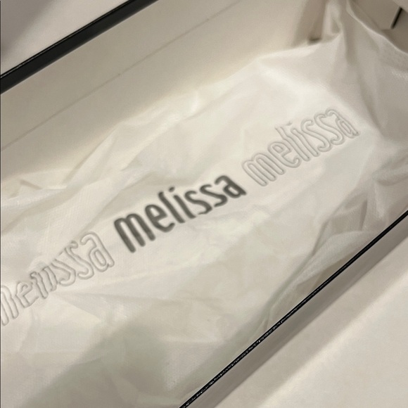 Melissa Coastal Cottage Core Bee black strap Sandals Made in Brazil size 8 - Picture 6 of 7